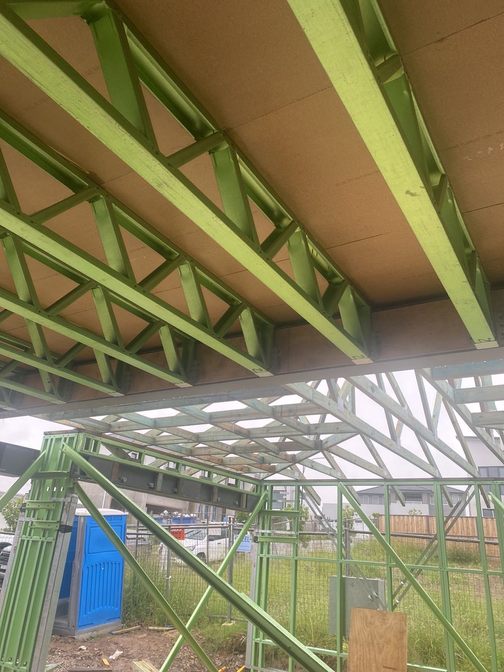 Column connection not as specified, leaving the engineer to confirm or redesign it, Gables